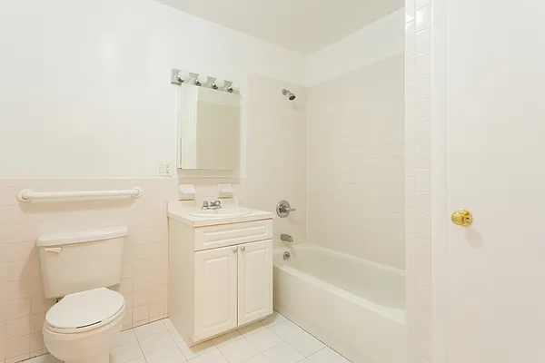 Rented by Compass | media 24