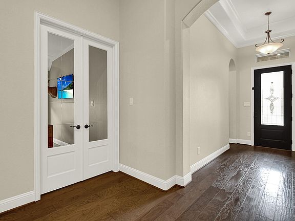 5th image of 510 Blossom Cove Ct