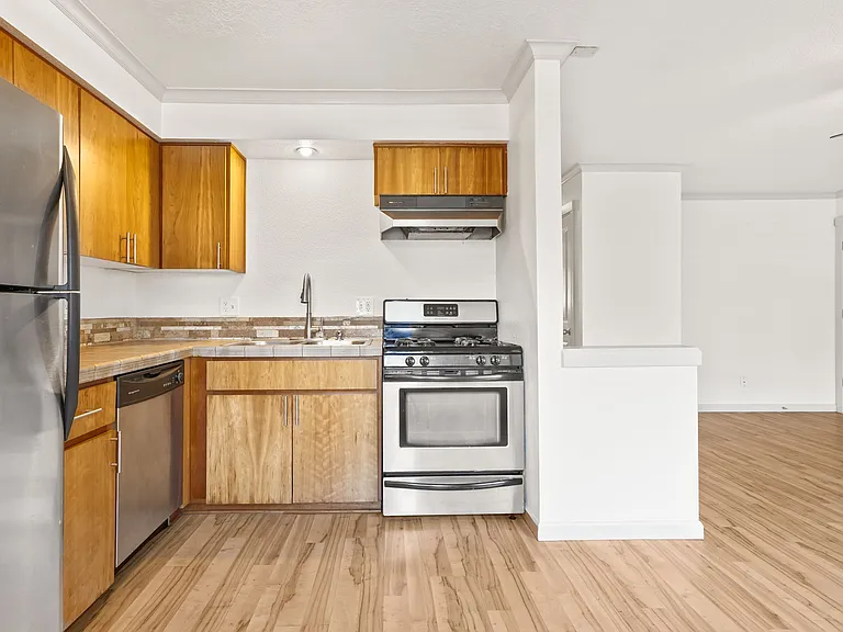 8950 N Kellogg St #15 — Photo 6