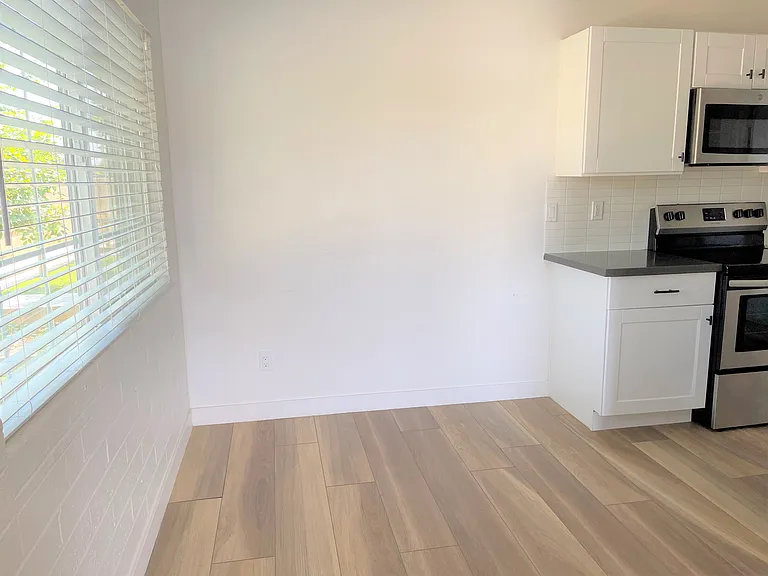 142 N Elm St #12 — Photo 9
