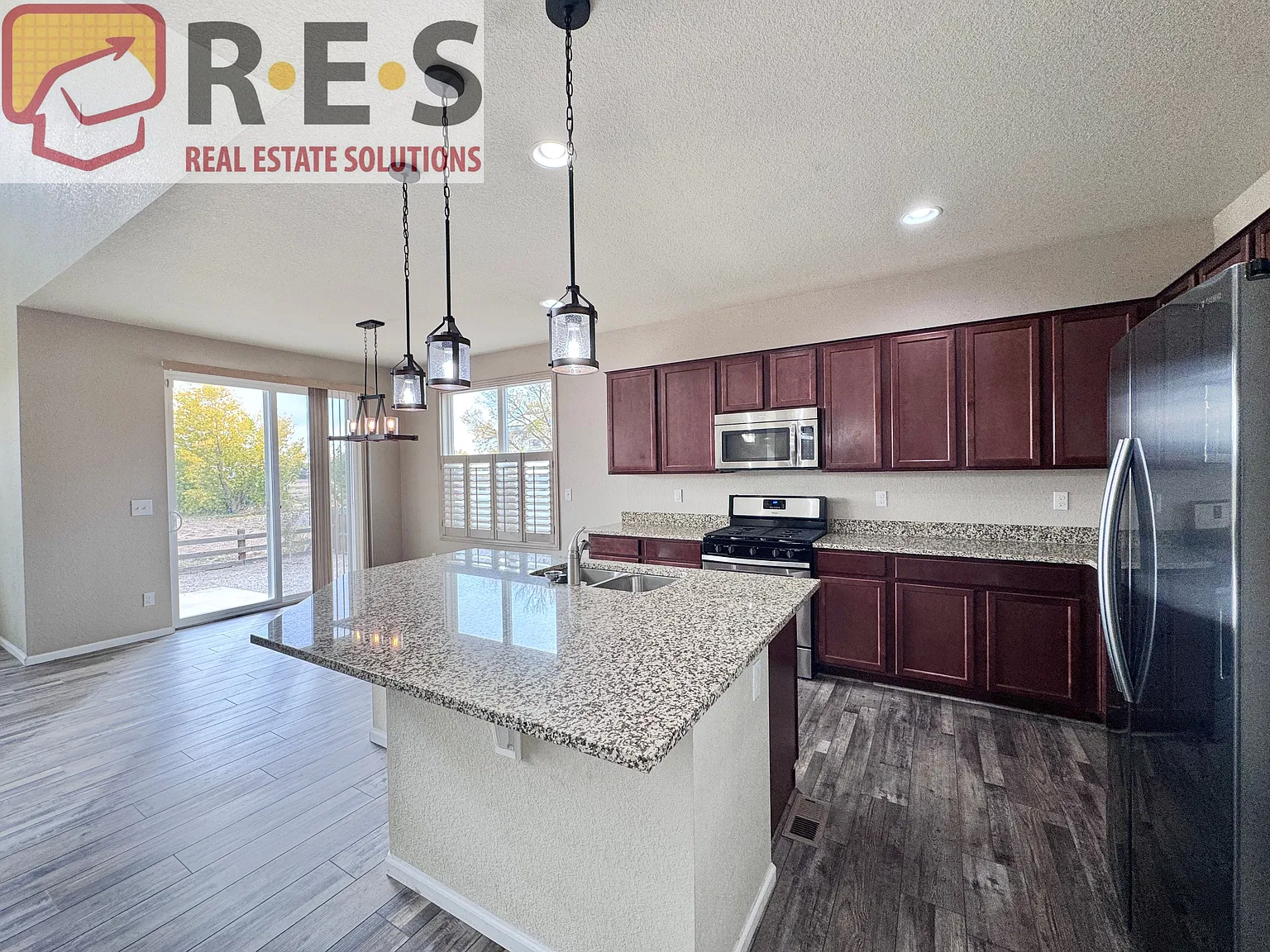 4 bed, 2654 sqft, $2,995 — Photo 4
