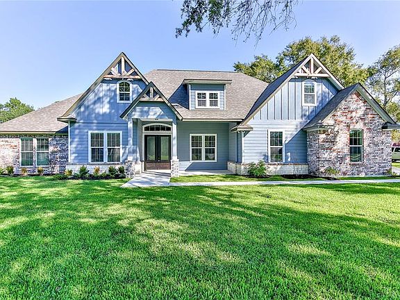 2nd image of 1427 Magnolia Bnd W