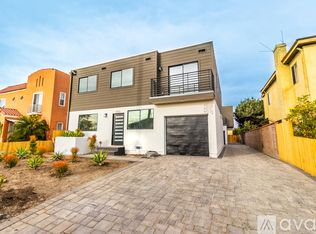 4511 Saturn St #1/2, Los Angeles, CA 90019