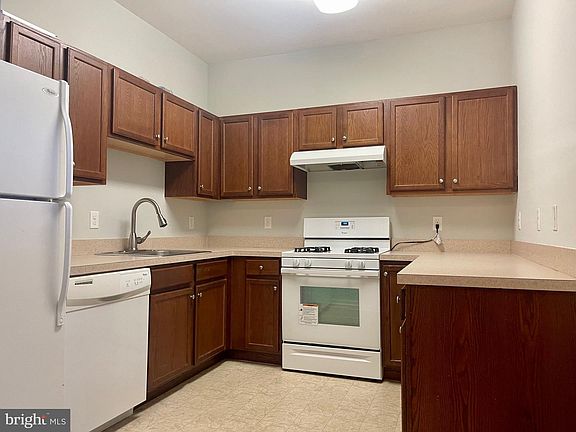 5th image of 632 Timberlake Dr