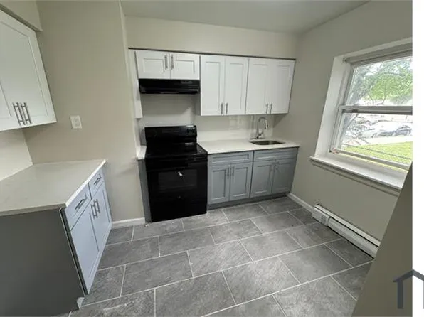 12 E 36th St Floor 2, Bayonne, NJ 07002