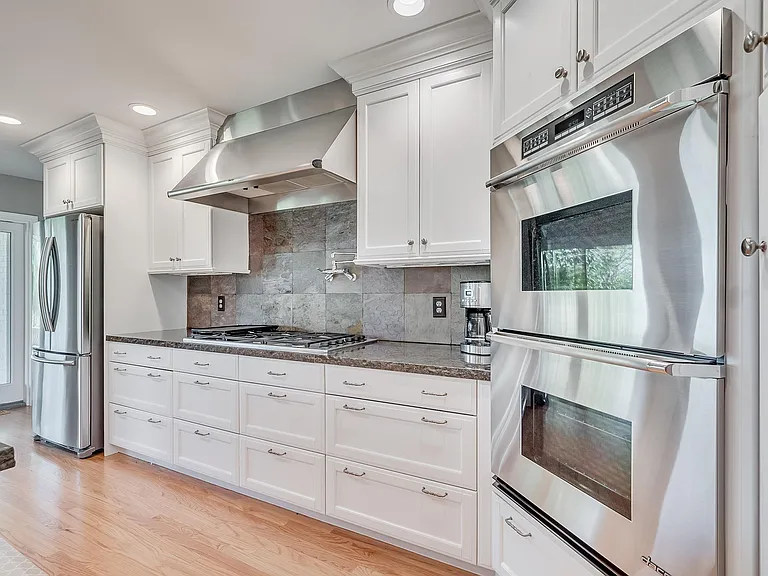 1516 E Britton Rd — Photo 12
