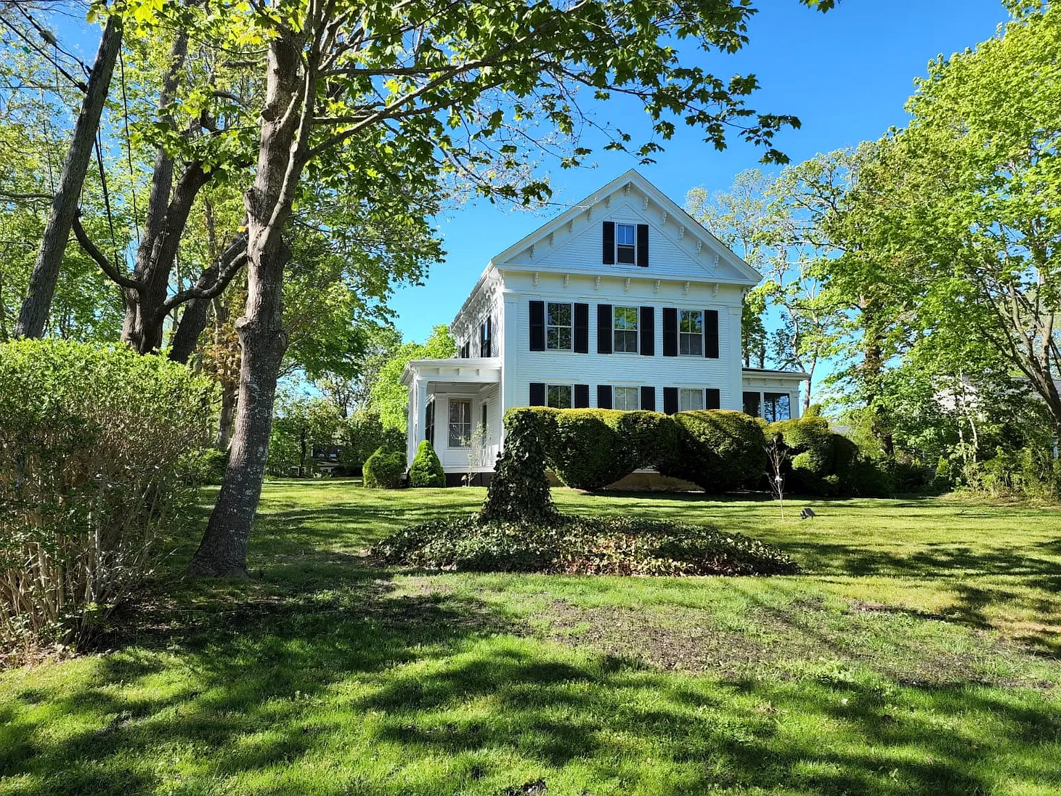 8 bed, 3448 sqft, $15,000 — Photo 2