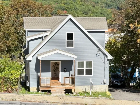 22 Plymouth St, Fitchburg, MA 01420