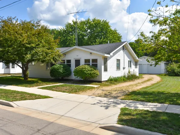 351 S Waupaca St, Wautoma, WI 54982