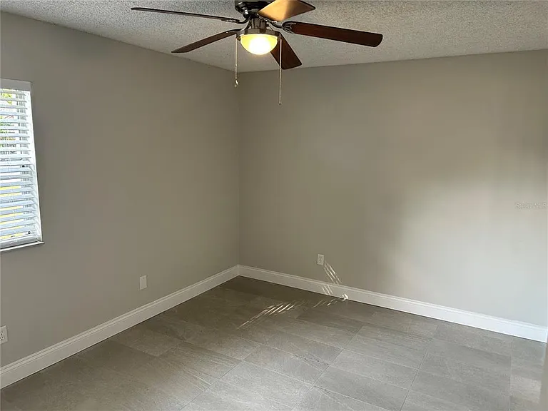 1450 Agatha Dr — Photo 18