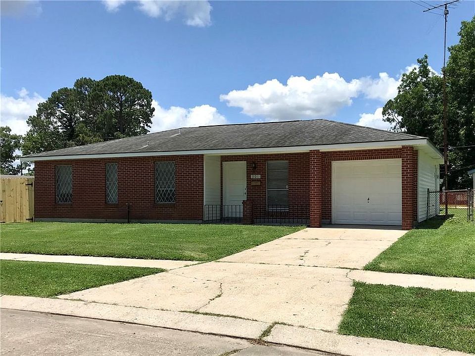 1st image of 301 Arlington Dr