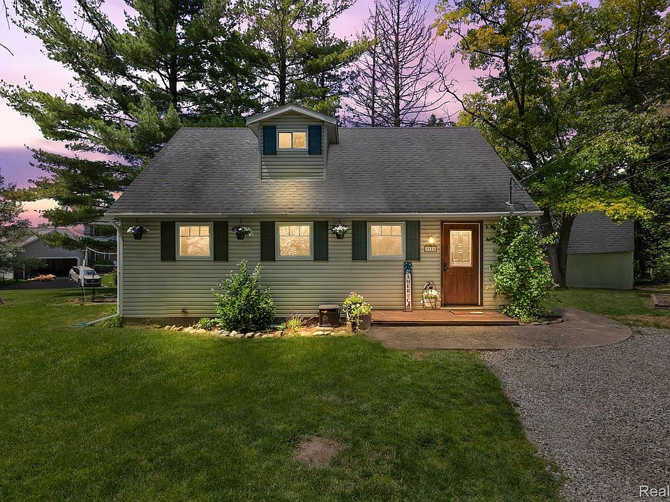 1st image of 8110 W Circle Dr