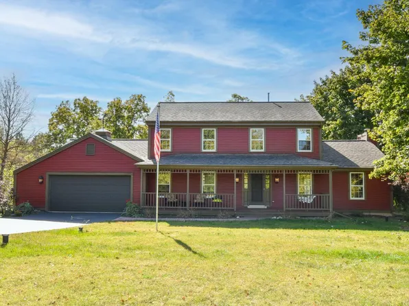 S67W25285 Skyline AVENUE, Waukesha, WI 53189