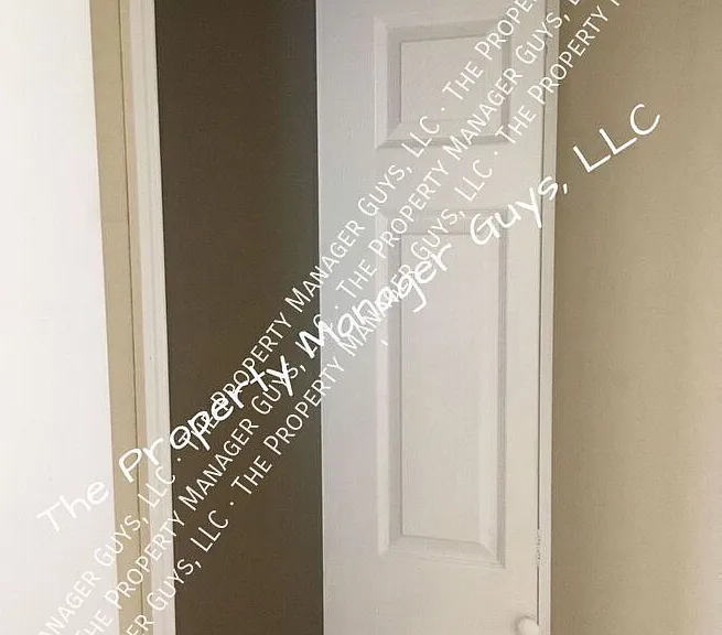 119 S Grove St #A — Photo 24
