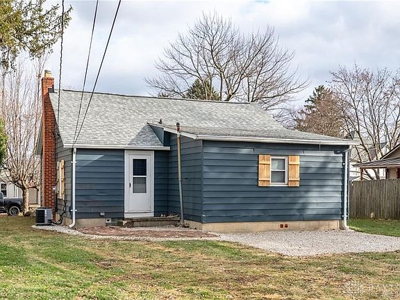 3rd image of 321 S 2nd St