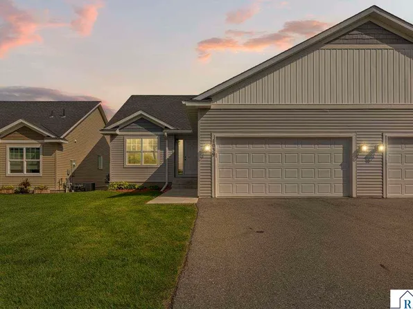 1039 Sakatah Ct, Madison Lake, MN 56063