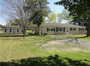 804 N Military St, Loretto, TN 38469