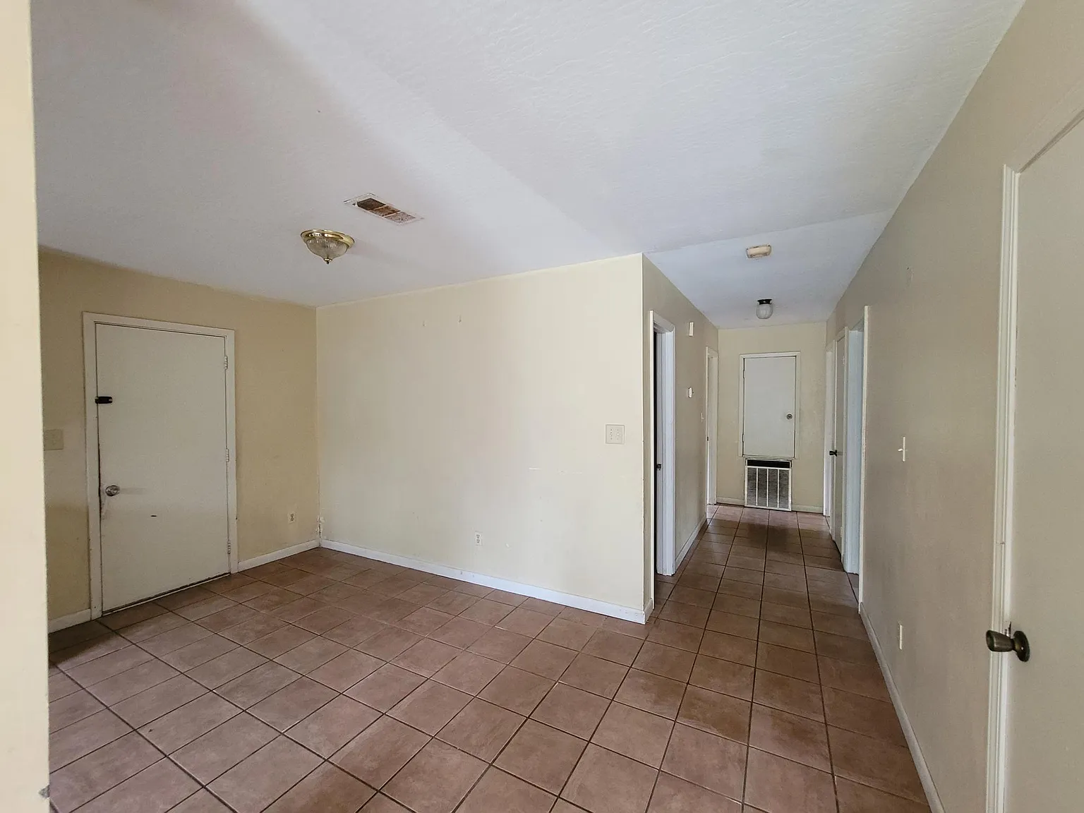 3 bed, 1450 sqft, $1,195 — Photo 4