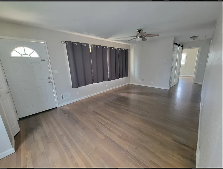 Cute 5 Bedroom 2 Bath House Located in Washington Local School District — Photo 2
