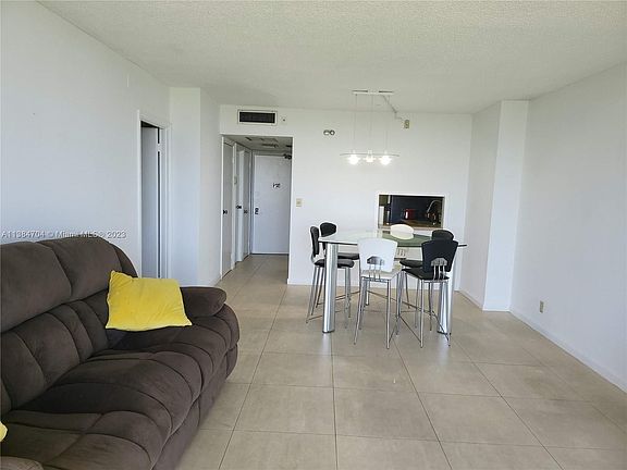 5th image of 20335 N Country Club Dr #1707