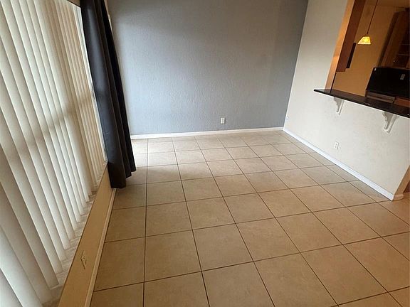 4th image of 2120 NE 42nd Court #6