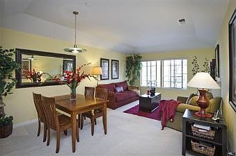 Dining room :: 112 Madison Ave #110