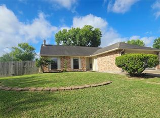 6934 Tara Dr, Richmond, TX 77469