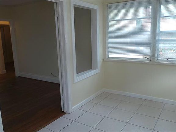 3rd image of 437 Macy St