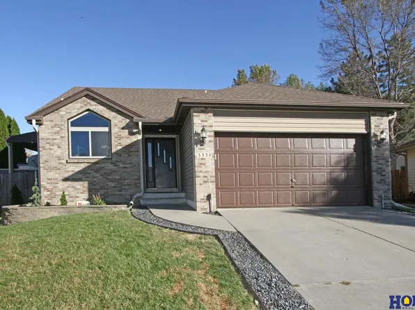 3330 Richard Ct, Lincoln, NE 68521