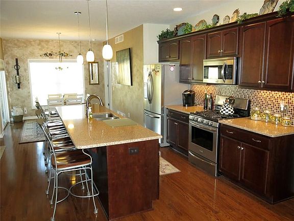 4th image of 50 Ashby Cir