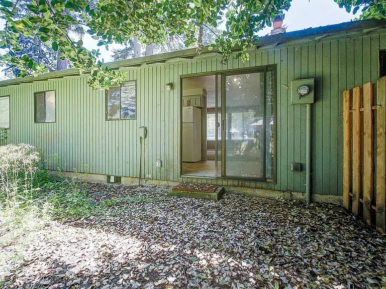14306 NE 14th Cir — Photo 17