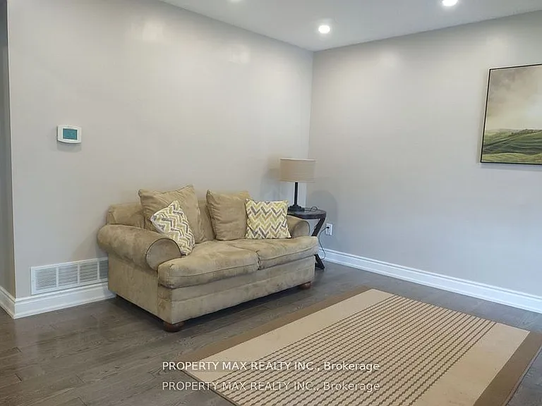 30 Glenabbey Dr #3 — Photo 9