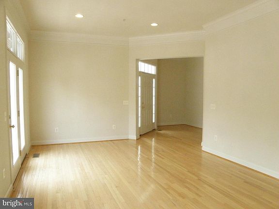 5th image of 33063 Ambling Way #130