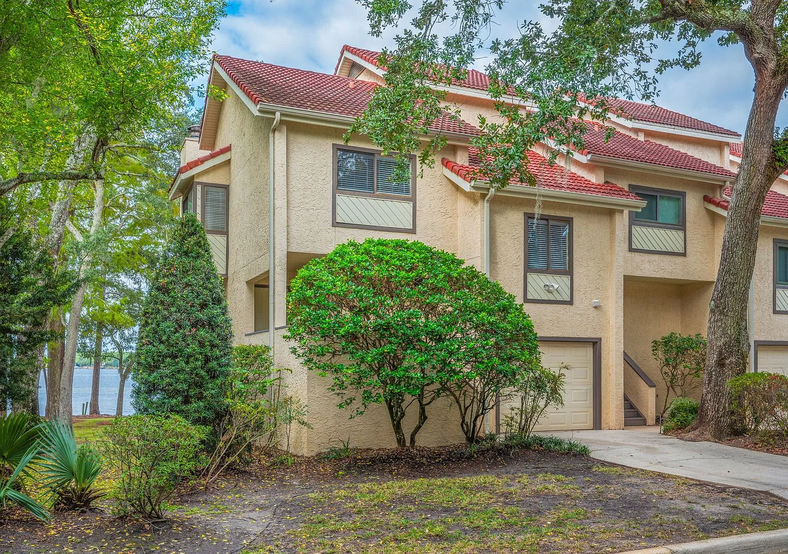 Waterfront Living in Bluewater Bay! — Photo 2