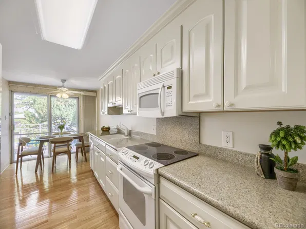 7220 W Maple Drive, Lakewood, CO 80226