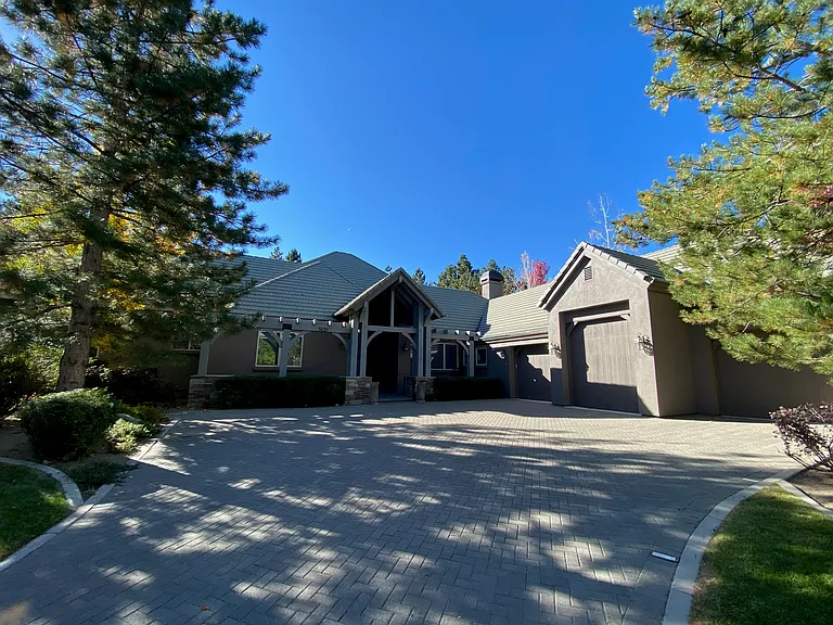 5820 Strasbourg Ct — Photo 3