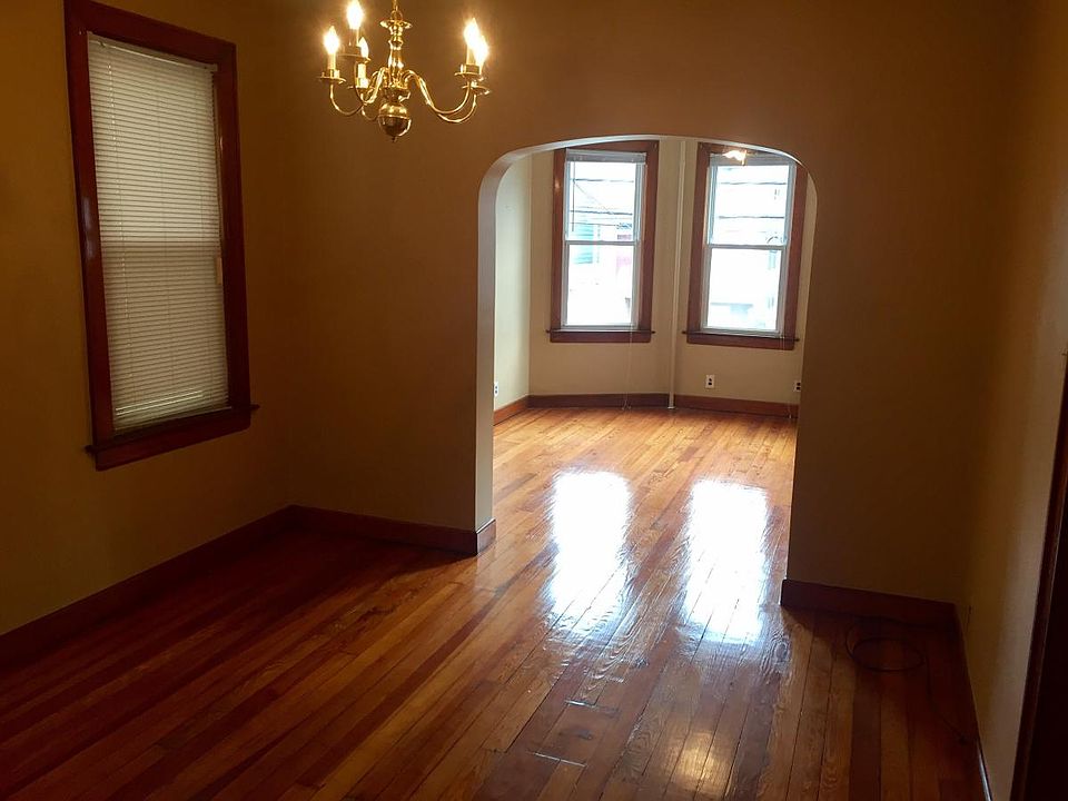Living/dining/multi-purpose area