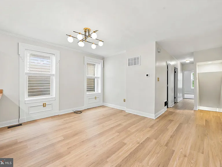 1508 Hancock St — Photo 2