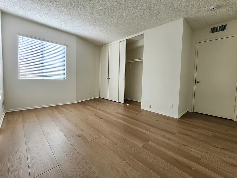 2120 S Bentley Ave #203 — Photo 23