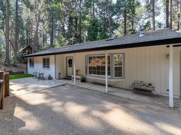 3900 Opal Trl, Pollock Pines, CA 95726