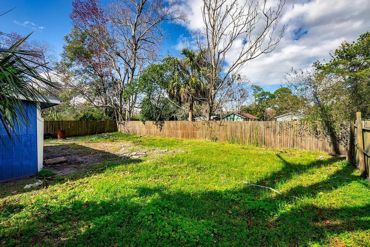 531 New Berlin Rd — Photo 4
