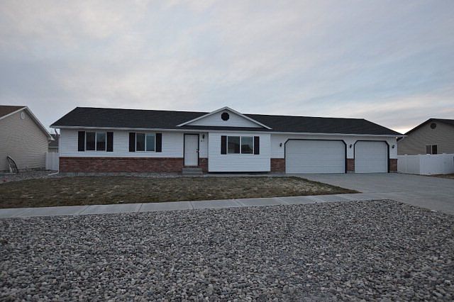 1st image of 1411 N Richland Dr
