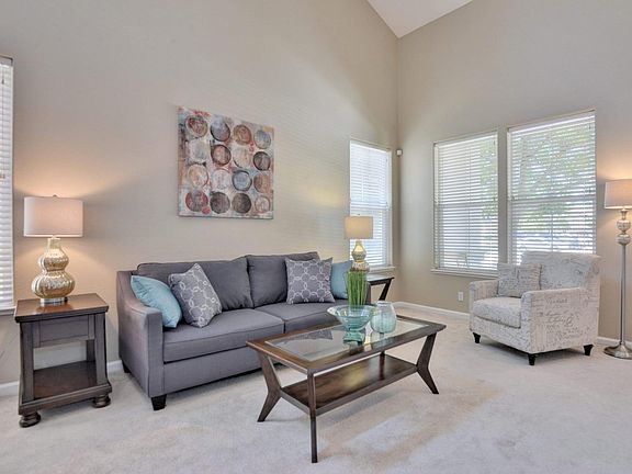 5th image of 210 Santa Fe Dr
