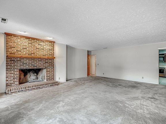 3rd image of 107 Charlotte Dr
