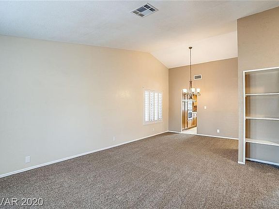 4th image of 645 Montvilla Dr