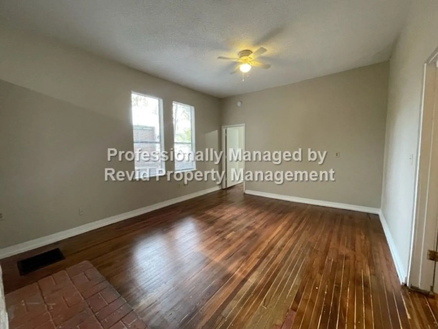 26 McNeil — Photo 3