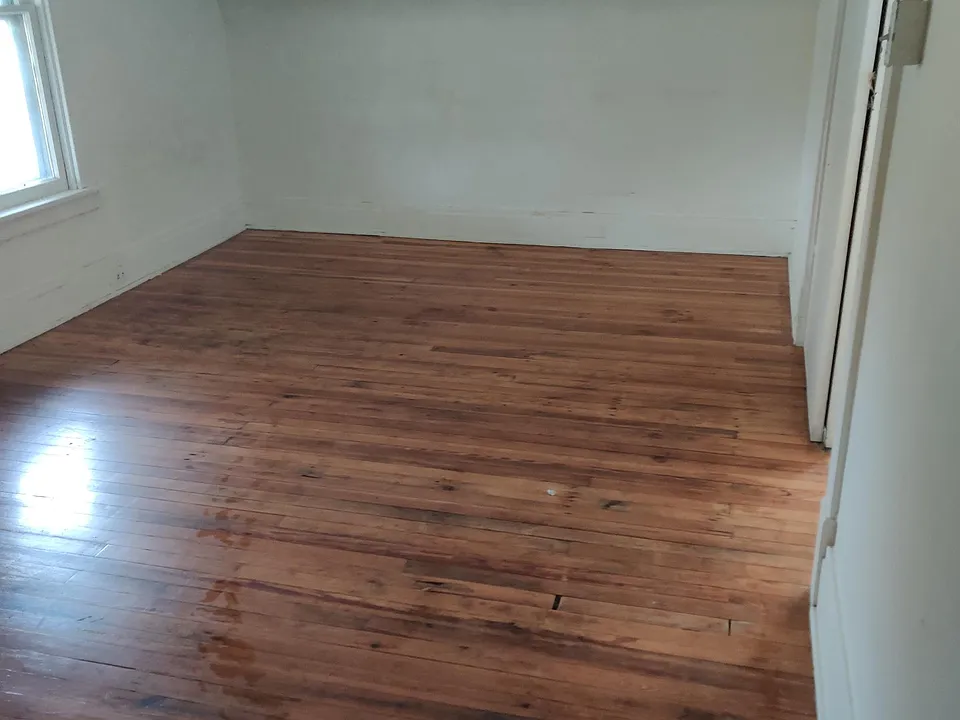 82 Harriet Ave #UPPER