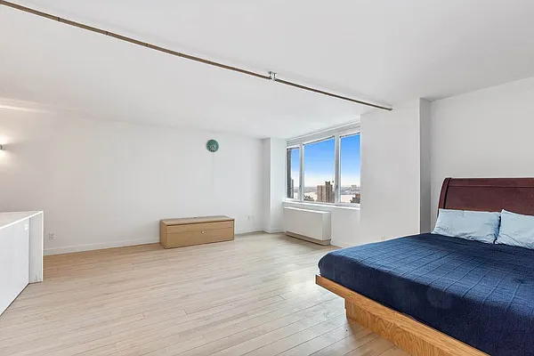 Rented by Corcoran | media 13