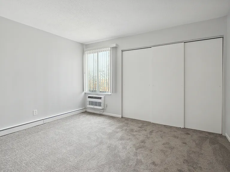 Golden Hill Apartments — Photo 34