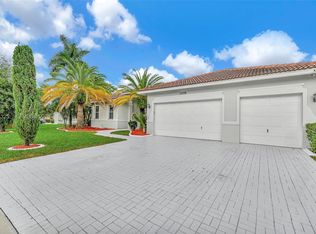Pasadena At Pembroke Shor, Pembroke Pines, FL 33027